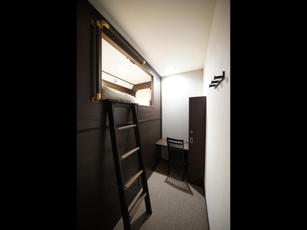 Wellcabin Tenjin - Male Only Fukuoka  Exterior foto