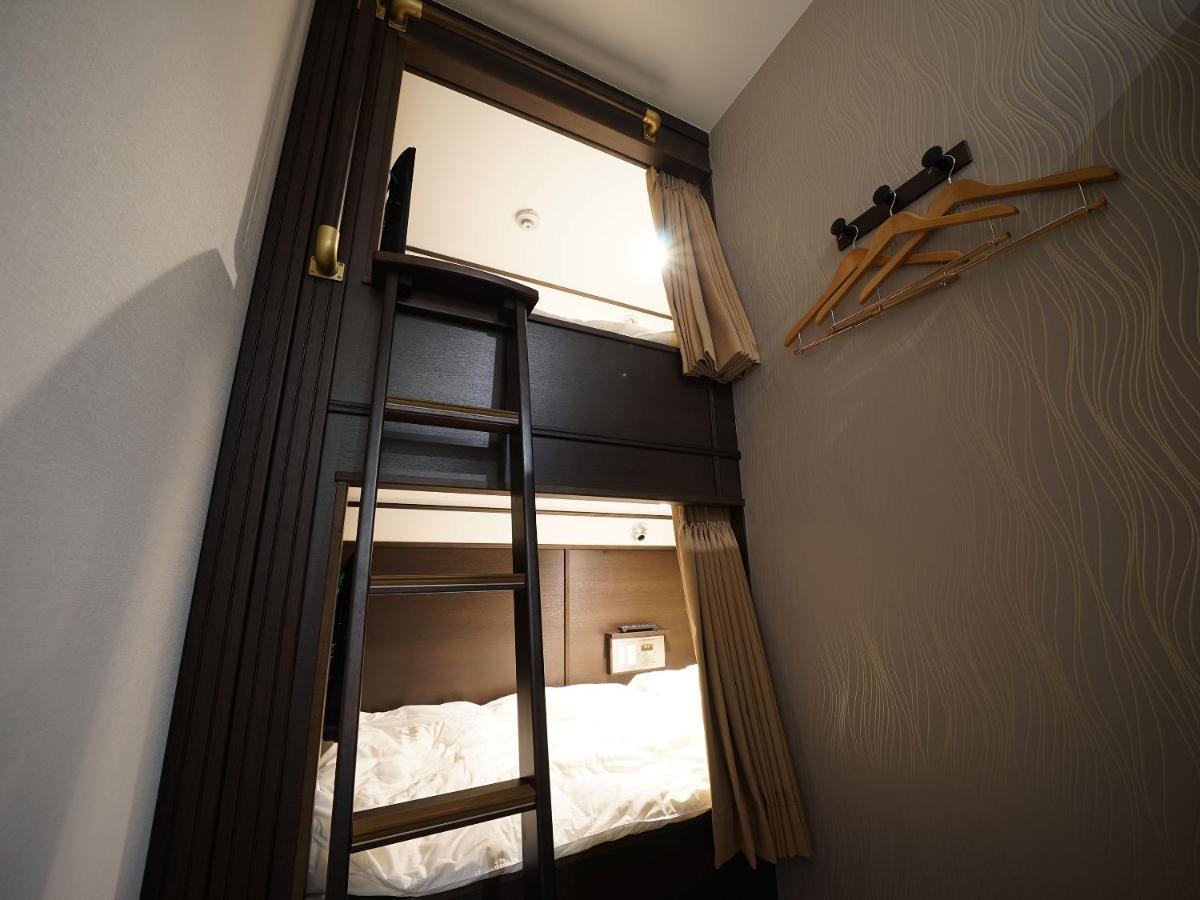 Wellcabin Tenjin - Male Only Fukuoka  Exterior foto